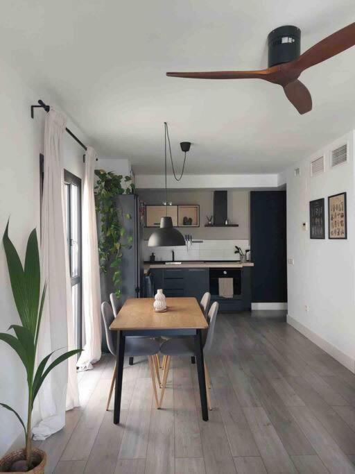 Cozy Apartment Малага Экстерьер фото